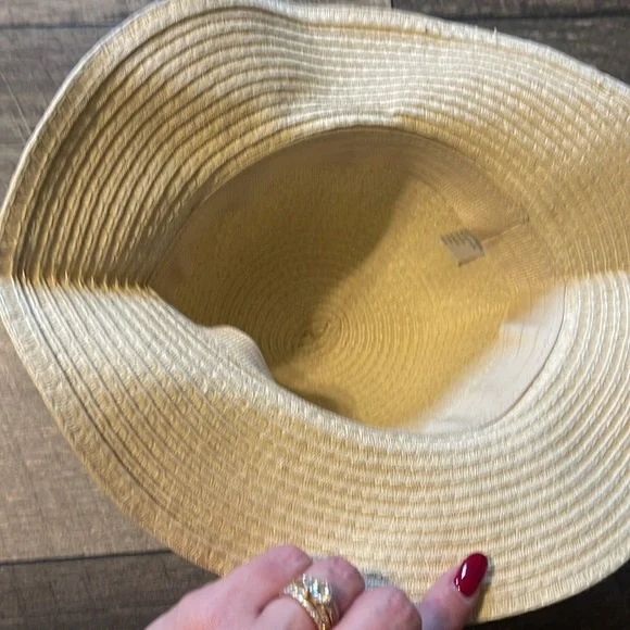 Girls’ Tommy Bahama Swimsuit & Sunhat - Picture 6 of 7